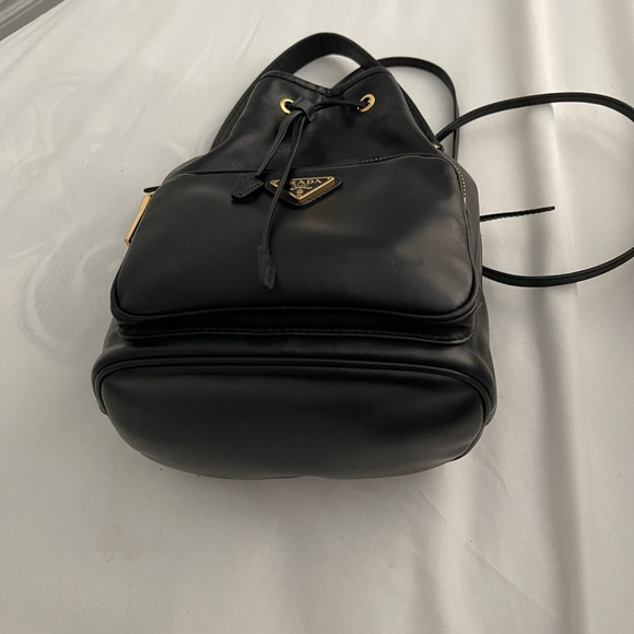 Authentic Prada leather bucket bag - Picture 5 of 5